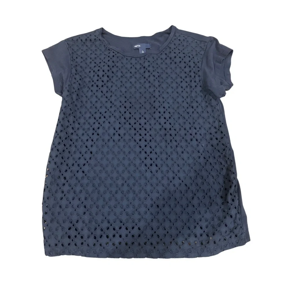 Gap kids navy eyelet crew neck Tshirt. Girls size L.